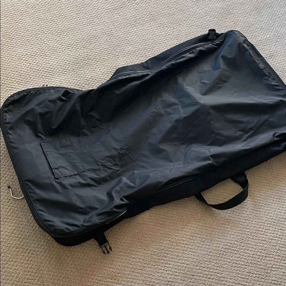 Protocol Black Garment Bag Shoulder Strap Luggage Folding Travel Suit